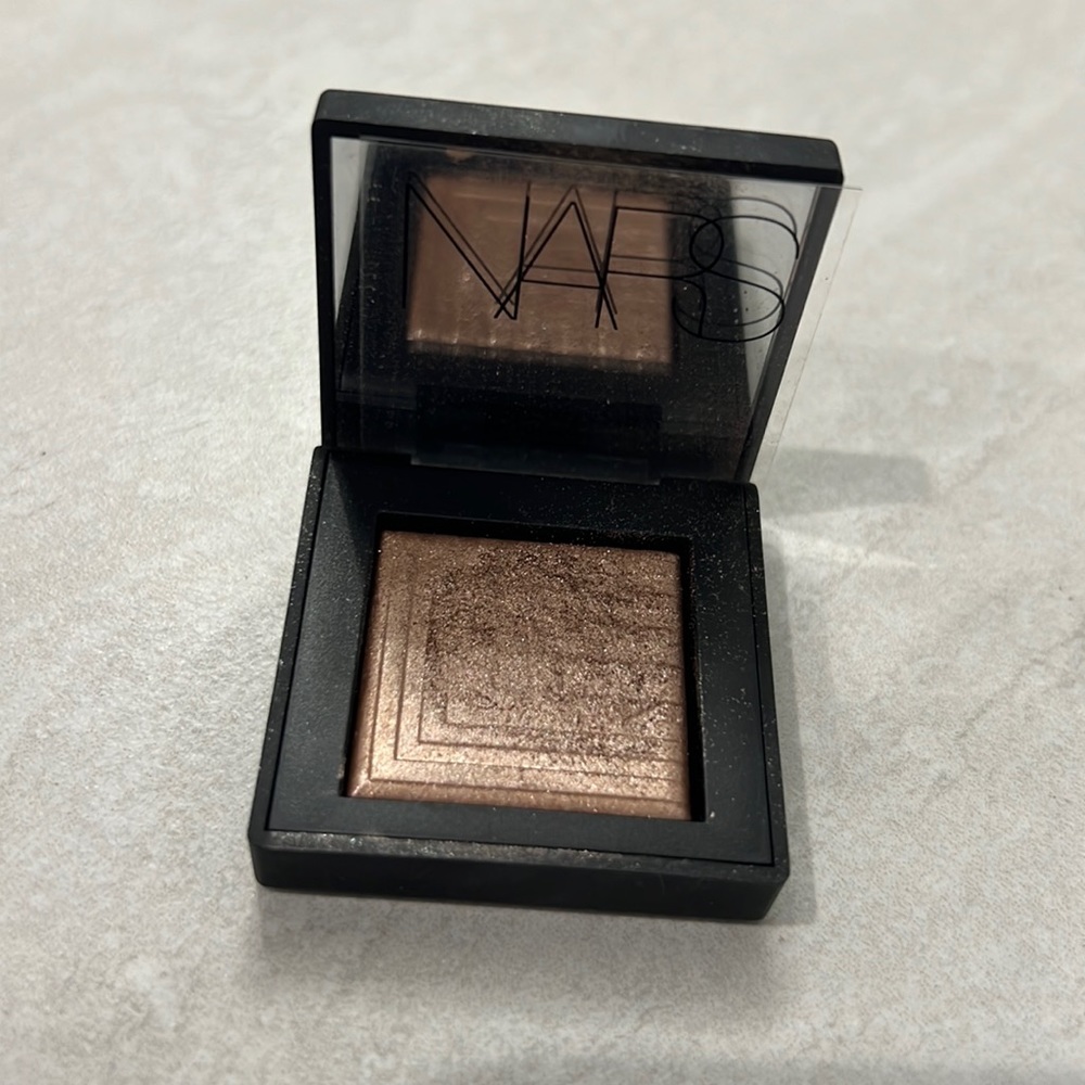 NARS eyeshadow-Himalia